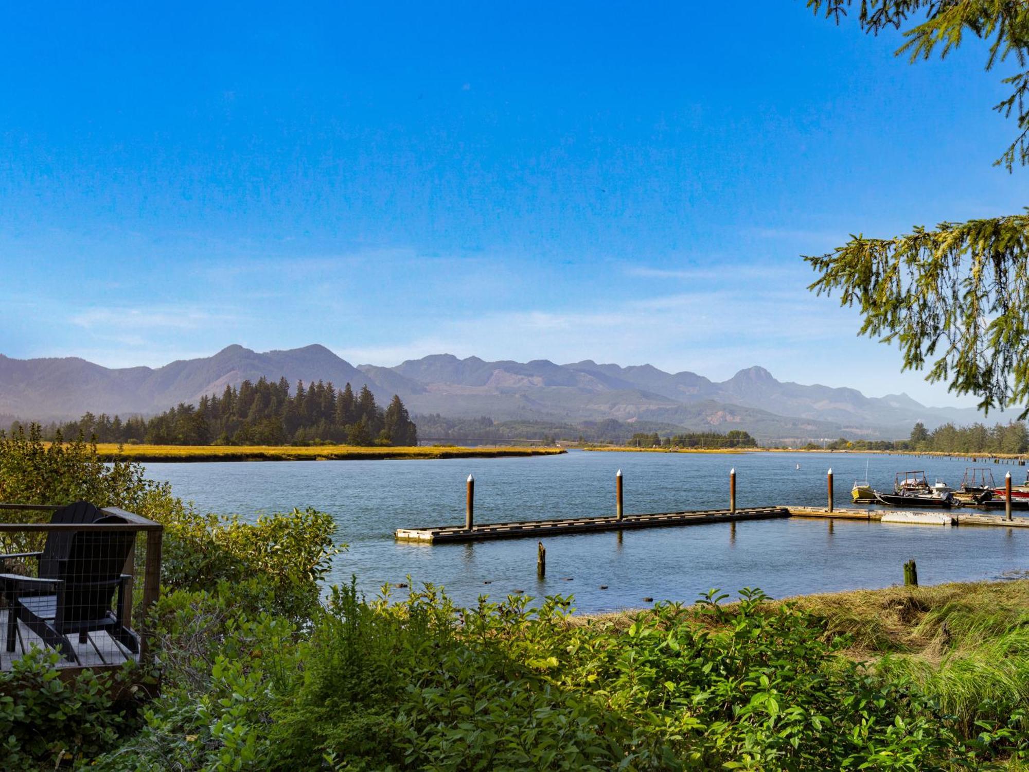 Wheeler On The Bay Lodge And Marina ภายนอก รูปภาพ